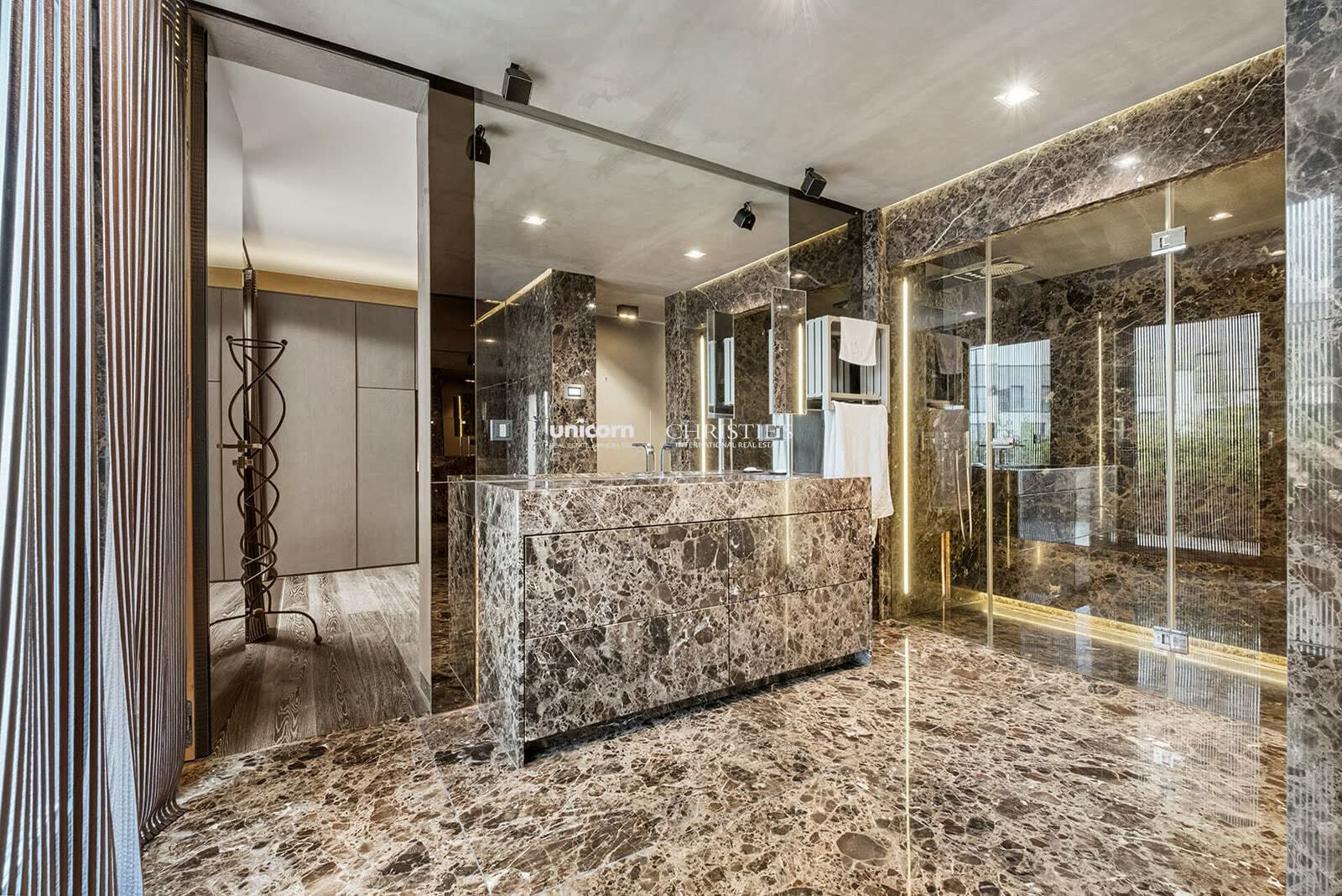 Penthouse for sale in Luxembourg-Merl - 411m² – 15/31