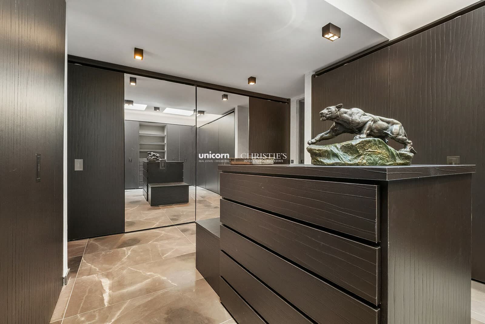 Penthouse for sale in Luxembourg-Merl - 411m² – 19/31